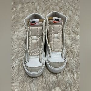 Nike High-Top Sneakers in White, Cream and Orange Logo
